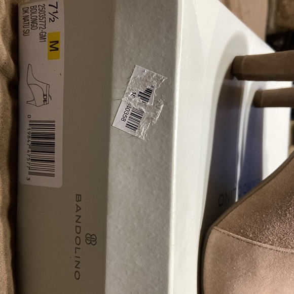 Bandolino Women's Suede Tan Ankle Boots Size 7 1/2 - Picture 3 of 5